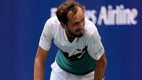 Daniil Medvedev beats the heat and Rublev to reach US Open semis
